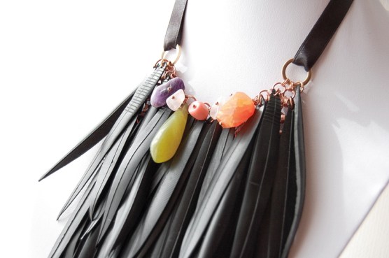 collana_gallo_pietre_dett