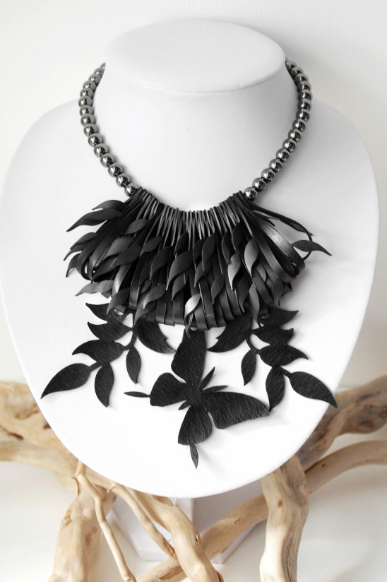 Collana Farfalla e Foglie ematite Camilla Pietropaoli